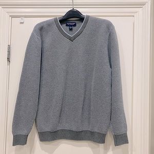 Roundtree & Yorke Mens V-neck pull over grey & white sweater Size Large